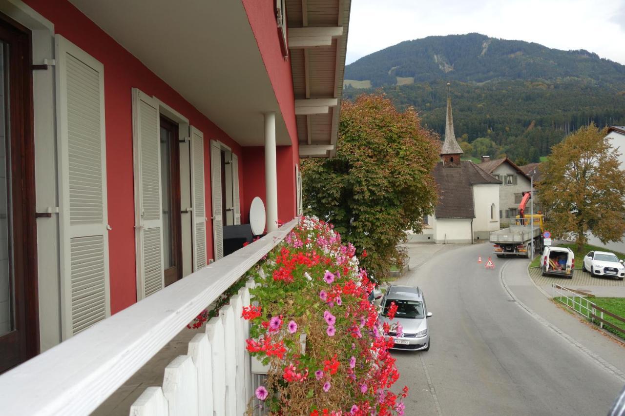 Hotel Wirtshaus zum Stern Satteins Exterior foto